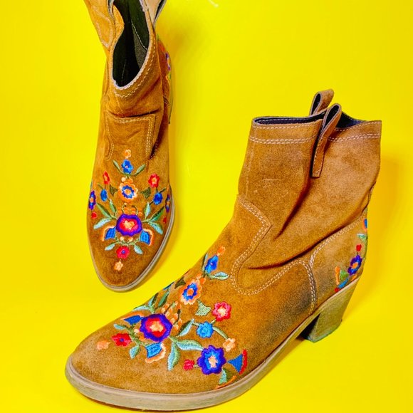 ALDO Suede Ankle Cowboy Boots - Picture 3 of 4